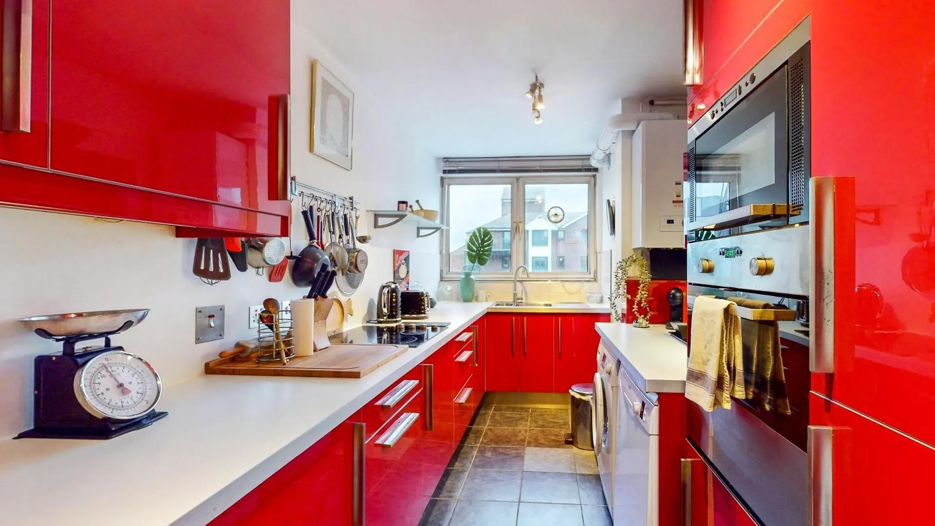 1Bed Flat With Parking And Balcony With View Of The Wharf Apartment London
